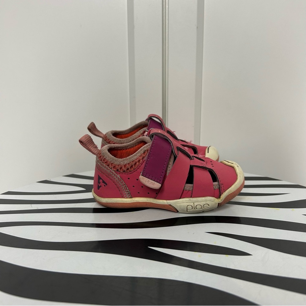 Plae Sam 2.0 pink sandals 6c